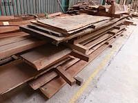 Lot 631 - boomstam planken - afbeelding 4 van  4