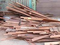 Lot 632 - groot lot latten en planken - afbeelding 2 van  6