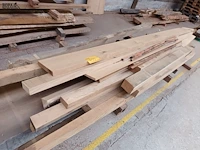 Lot 633 - houten balken en planken - afbeelding 2 van  6