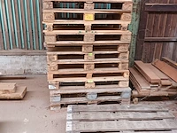 Lot 635 - euro palletten - afbeelding 1 van  3