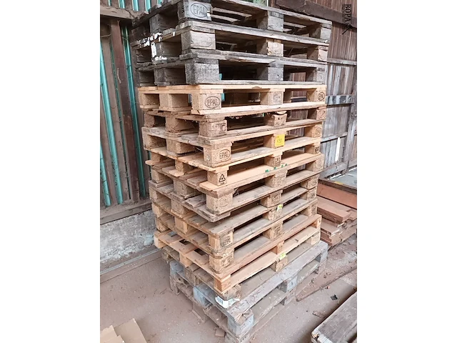 Lot 635 - euro palletten - afbeelding 3 van  3
