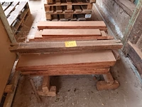 Lot 637 - korte houten balken - afbeelding 3 van  3