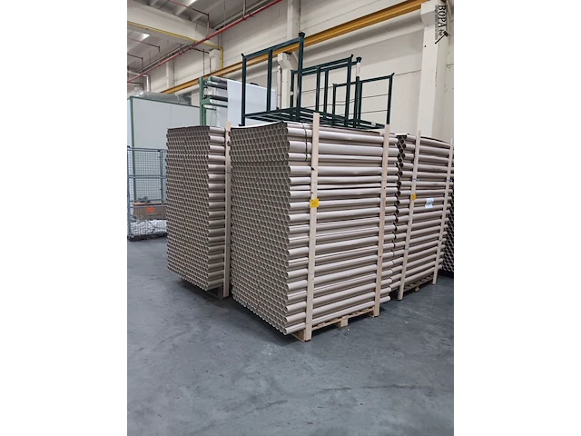 Lot 637 - pallet kartonnen kokers. 4 stuks - afbeelding 1 van  3