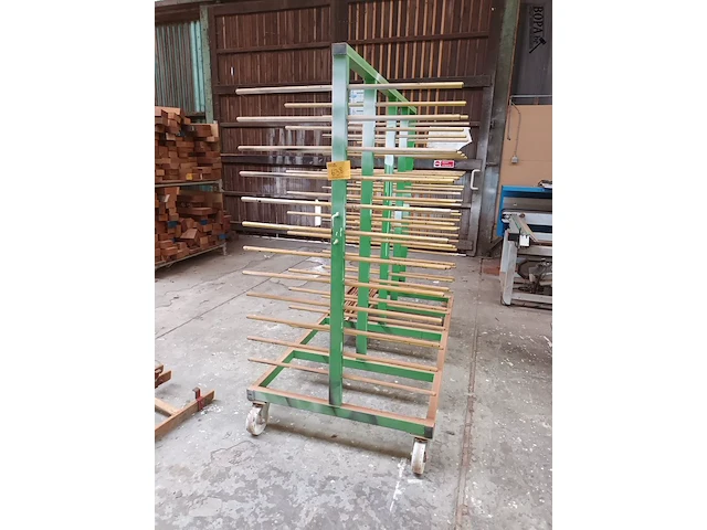 Lot 638 - mobiel droogrek - afbeelding 1 van  3