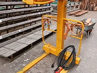 Lot 639 - palletvork voor takel - afbeelding 1 van  4