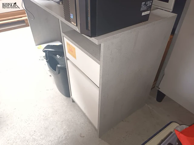 Lot 64 - bureau - afbeelding 2 van  3