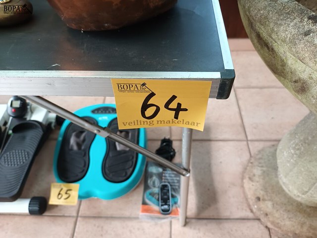 Lot 64 - kampeertafel - afbeelding 4 van  4