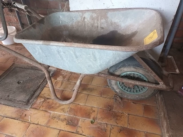 Lot 64 - kruiwagen - afbeelding 2 van  3