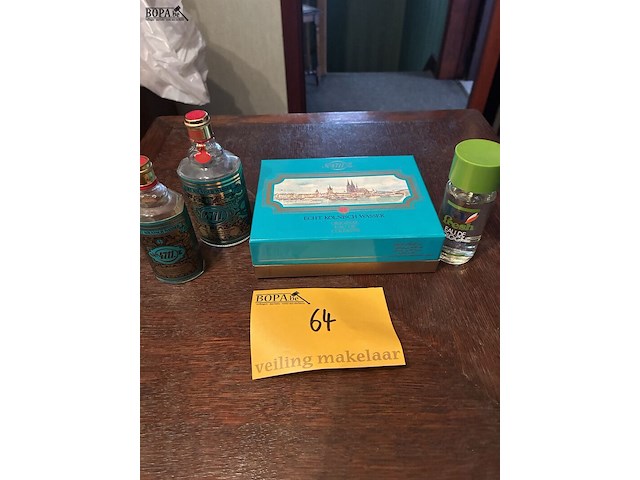 Lot 64 - lot 4711, 4 stuks - afbeelding 1 van  2