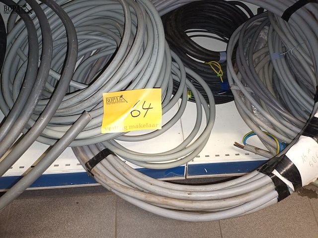 Lot 64 - restrollen elektriciteitskabel - afbeelding 3 van  4