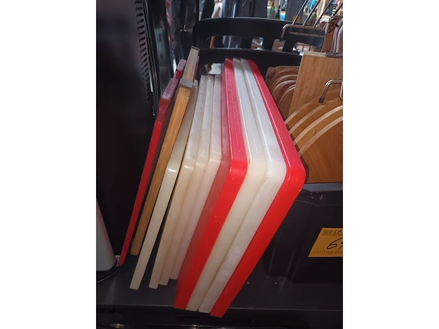 Lot 64 - snijplanken. 40 stuks - afbeelding 2 van  4