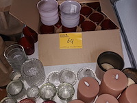 Lot 64 - theelichthouders en ledkaarsen. 45 stuks - afbeelding 1 van  3