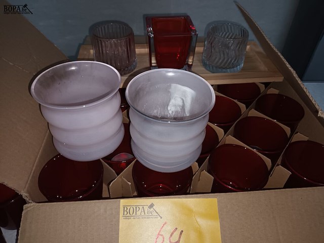 Lot 64 - theelichthouders en ledkaarsen. 45 stuks - afbeelding 3 van  3