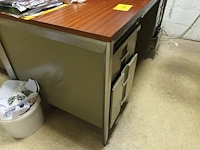 Lot 641 - bureau - afbeelding 3 van  4