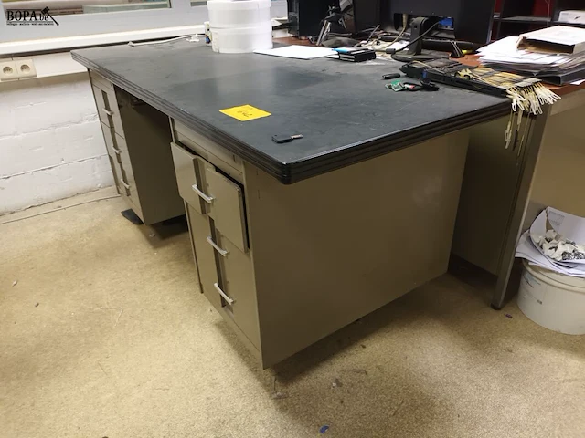 Lot 642 - bureau - afbeelding 2 van  4