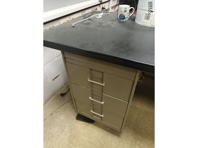 Lot 642 - bureau - afbeelding 3 van  4