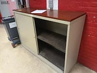 Lot 643 - kast met schuifdeuren - afbeelding 3 van  4