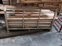 Lot 645 - metalen stapelbak - afbeelding 2 van  2