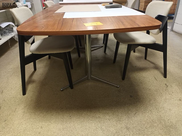 Lot 648 - vergadertafel met stoelen - afbeelding 2 van  6