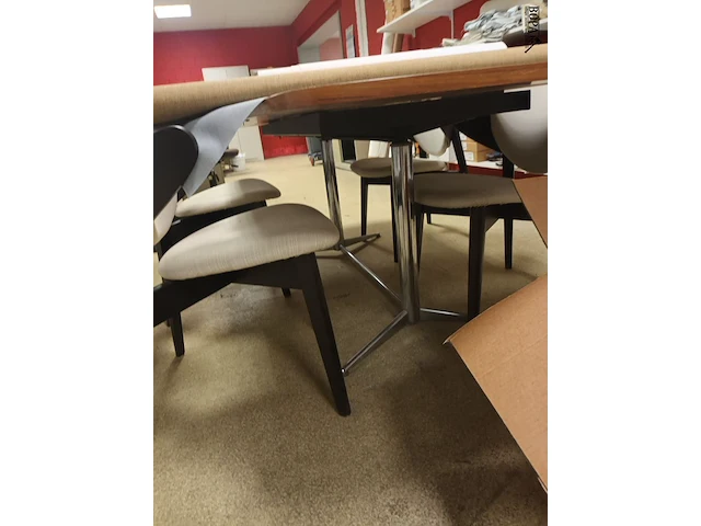 Lot 648 - vergadertafel met stoelen - afbeelding 6 van  6