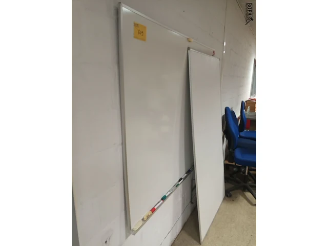 Lot 649 - whiteboard. 2 stuks - afbeelding 2 van  3