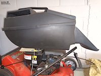 Lot 65 - benzine grasmaaier rover - afbeelding 2 van  3