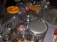 Lot 65 - bewaarpotten en pepermolens. 25 stuks - afbeelding 3 van  4