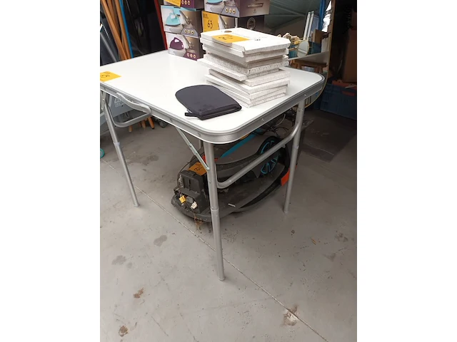 Lot 65 - campeertafel - afbeelding 3 van  3