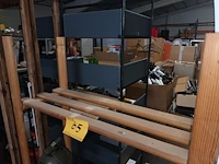 Lot 65 - houten rek - afbeelding 3 van  3