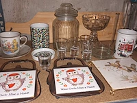 Lot 65 - huisraad. inhoud rek - afbeelding 4 van  7