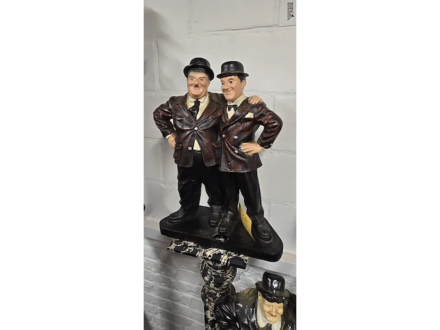 Lot 65 - laurel & hardy - afbeelding 1 van  3