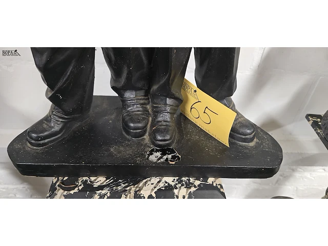 Lot 65 - laurel & hardy - afbeelding 2 van  3