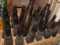 Lot 65 - leeggoed vleteren en flessen water - afbeelding 3 van  3