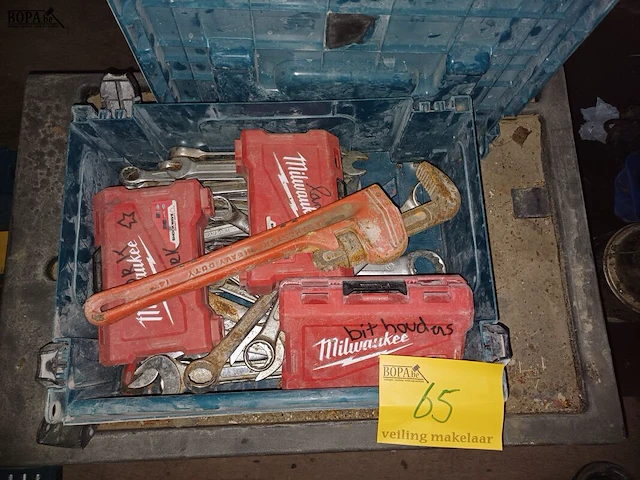 Lot 65 - materiaalkoffer met inhoud - afbeelding 2 van  2
