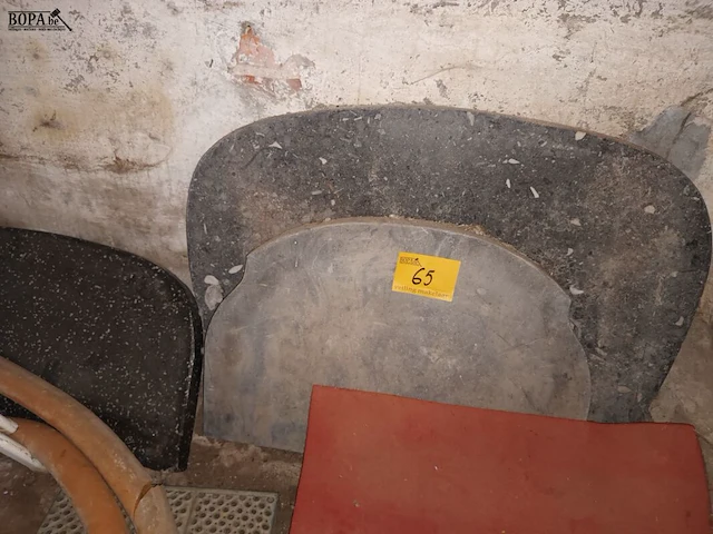 Lot 65 - natuurstenen blad. 3 stuks - afbeelding 1 van  3