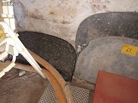 Lot 65 - natuurstenen blad. 3 stuks - afbeelding 2 van  3