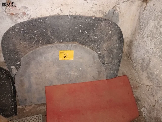 Lot 65 - natuurstenen blad. 3 stuks - afbeelding 3 van  3