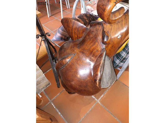 Lot 65 - olifant in hardhout - afbeelding 5 van  5