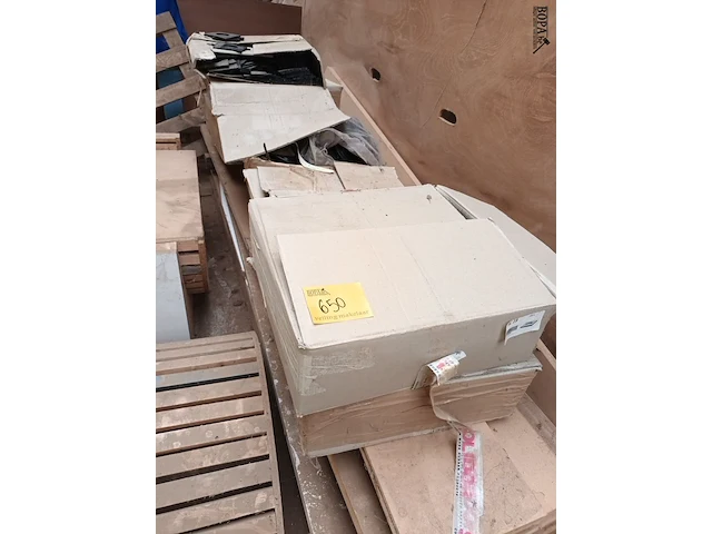 Lot 650 - lot tegeldragers en terrasdragers - afbeelding 1 van  6