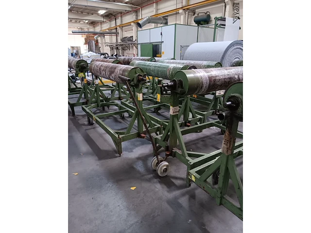 Lot 650 - strikken voor rollen stof. 5 stuks - afbeelding 2 van  5