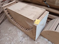 Lot 651 - groot lot hout en deuren - afbeelding 5 van  5
