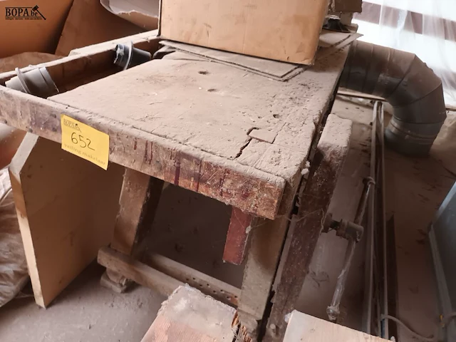Lot 652 - houten werkbank - afbeelding 3 van  3