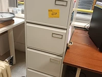 Lot 657 - metalen ladekast - afbeelding 1 van  3