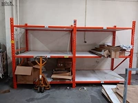 Lot 657 - metalen rek - afbeelding 1 van  2