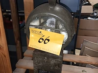 Lot 66 - antieke accu lamp eisenmann - afbeelding 1 van  4