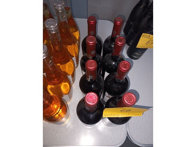 Lot 66 - fles siciliaanse rode wijn. 8 stuks - afbeelding 3 van  3