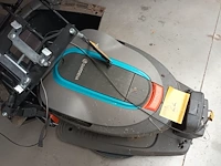 Lot 66 - gardena robot maaier - afbeelding 2 van  4