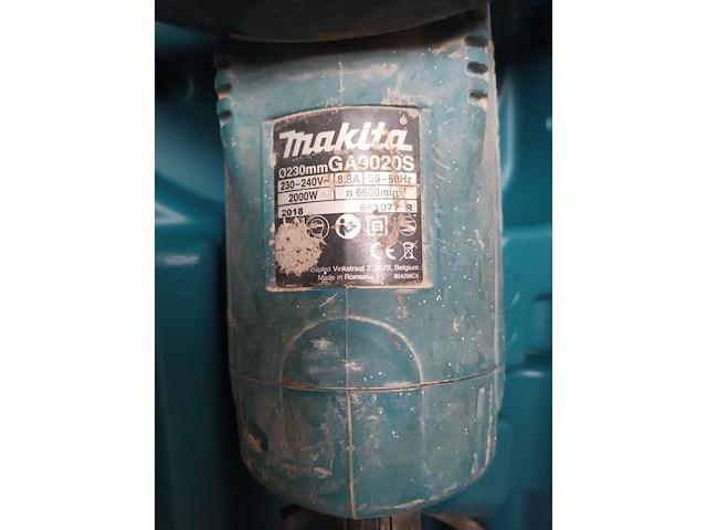 Lot 66 - haakse slijper makita - afbeelding 2 van  4