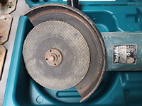 Lot 66 - haakse slijper makita - afbeelding 3 van  4