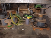 Lot 66 - lot elektriciteitskabel - afbeelding 1 van  3